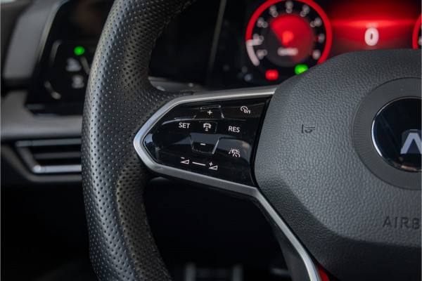 Volkswagen Golf 2.0 TSI GTI Pano-H/K-IQLight