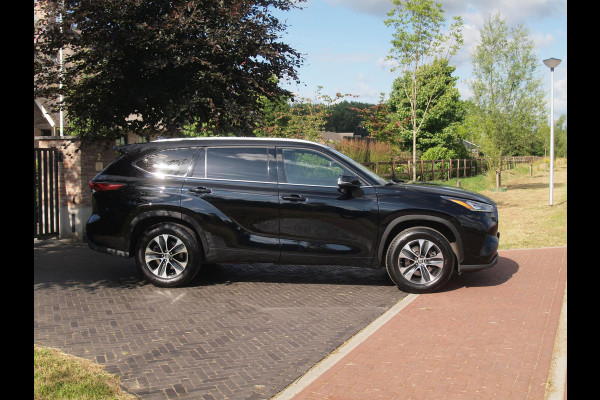 Toyota highlander 2.5 AWD Hybrid Business | 7-Persoons | Camera | Trekhaak | ACC | NL-Auto |