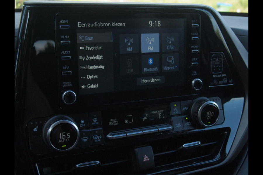 Toyota highlander 2.5 AWD Hybrid Business | 7-Persoons | Camera | Trekhaak | ACC | NL-Auto |