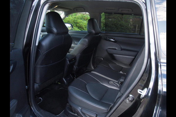 Toyota highlander 2.5 AWD Hybrid Business | 7-Persoons | Camera | Trekhaak | ACC | NL-Auto |