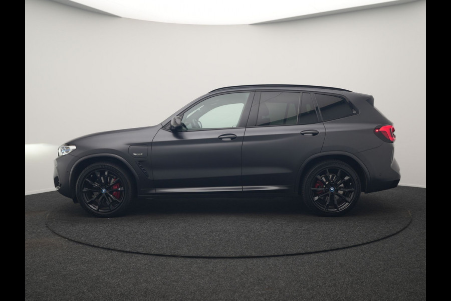 BMW X3 xDrive30e M Sport PHEV 293pk FROZEN DEEP GREY METALLIC | Head Up | Laser LED | Camera | Lederen Sportstoelen Verwarmd | Hifi Audio | Sfeerverlichting | Keyless | Blis | Apple Carplay | Navigatie | DAB | Cruise Control | 20"L.M | Plug In Hybrid |