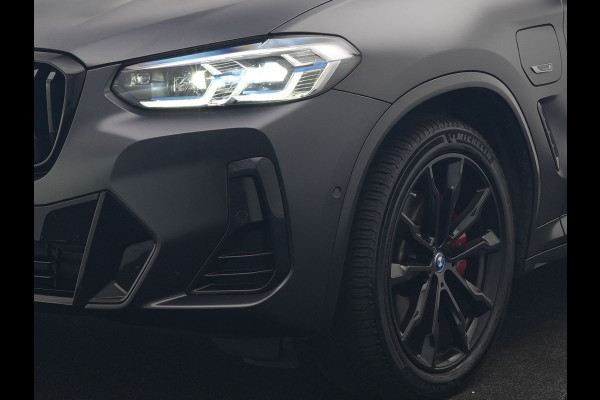 BMW X3 xDrive30e M Sport PHEV 293pk FROZEN DEEP GREY METALLIC | Head Up | Laser LED | Camera | Lederen Sportstoelen Verwarmd | Hifi Audio | Sfeerverlichting | Keyless | Blis | Apple Carplay | Navigatie | DAB | Cruise Control | 20"L.M | Plug In Hybrid |