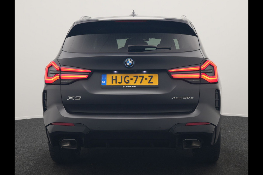 BMW X3 xDrive30e M Sport PHEV 293pk FROZEN DEEP GREY METALLIC | Head Up | Laser LED | Camera | Lederen Sportstoelen Verwarmd | Hifi Audio | Sfeerverlichting | Keyless | Blis | Apple Carplay | Navigatie | DAB | Cruise Control | 20"L.M | Plug In Hybrid |