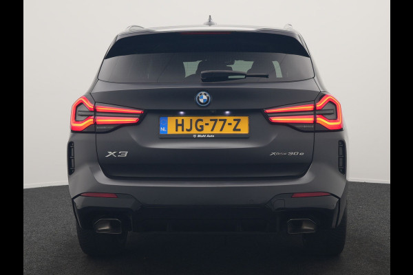 BMW X3 xDrive30e M Sport PHEV 293pk FROZEN DEEP GREY METALLIC | Head Up | Laser LED | Camera | Lederen Sportstoelen Verwarmd | Hifi Audio | Sfeerverlichting | Keyless | Blis | Apple Carplay | Navigatie | DAB | Cruise Control | 20"L.M | Plug In Hybrid |