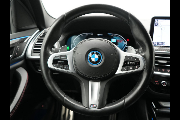 BMW X3 xDrive30e M Sport PHEV 293pk FROZEN DEEP GREY METALLIC | Head Up | Laser LED | Camera | Lederen Sportstoelen Verwarmd | Hifi Audio | Sfeerverlichting | Keyless | Blis | Apple Carplay | Navigatie | DAB | Cruise Control | 20"L.M | Plug In Hybrid |