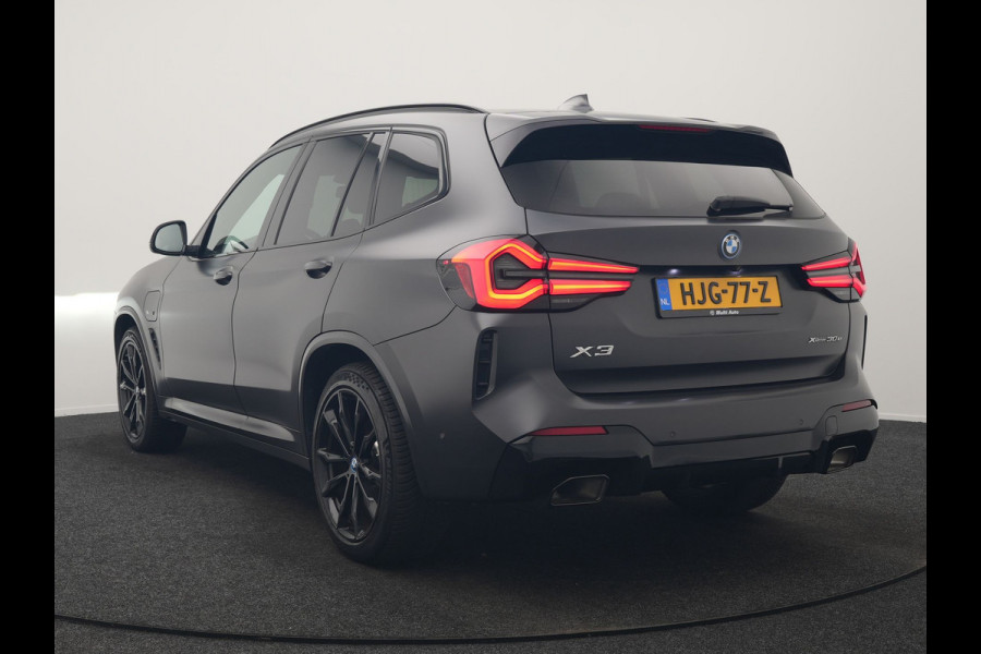 BMW X3 xDrive30e M Sport PHEV 293pk FROZEN DEEP GREY METALLIC | Head Up | Laser LED | Camera | Lederen Sportstoelen Verwarmd | Hifi Audio | Sfeerverlichting | Keyless | Blis | Apple Carplay | Navigatie | DAB | Cruise Control | 20"L.M | Plug In Hybrid |