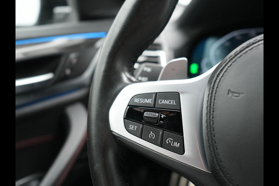 BMW X3 xDrive30e M Sport PHEV 293pk FROZEN DEEP GREY METALLIC | Head Up | Laser LED | Camera | Lederen Sportstoelen Verwarmd | Hifi Audio | Sfeerverlichting | Keyless | Blis | Apple Carplay | Navigatie | DAB | Cruise Control | 20"L.M | Plug In Hybrid |