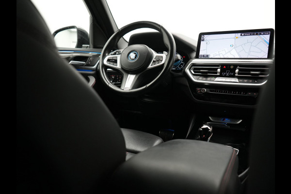 BMW X3 xDrive30e M Sport PHEV 293pk FROZEN DEEP GREY METALLIC | Head Up | Laser LED | Camera | Lederen Sportstoelen Verwarmd | Hifi Audio | Sfeerverlichting | Keyless | Blis | Apple Carplay | Navigatie | DAB | Cruise Control | 20"L.M | Plug In Hybrid |