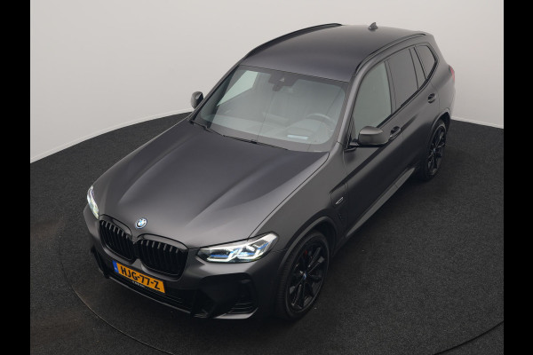 BMW X3 xDrive30e M Sport PHEV 293pk FROZEN DEEP GREY METALLIC | Head Up | Laser LED | Camera | Lederen Sportstoelen Verwarmd | Hifi Audio | Sfeerverlichting | Keyless | Blis | Apple Carplay | Navigatie | DAB | Cruise Control | 20"L.M | Plug In Hybrid |