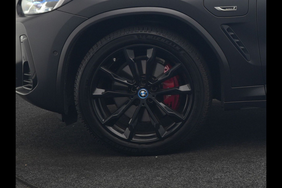 BMW X3 xDrive30e M Sport PHEV 293pk FROZEN DEEP GREY METALLIC | Head Up | Laser LED | Camera | Lederen Sportstoelen Verwarmd | Hifi Audio | Sfeerverlichting | Keyless | Blis | Apple Carplay | Navigatie | DAB | Cruise Control | 20"L.M | Plug In Hybrid |