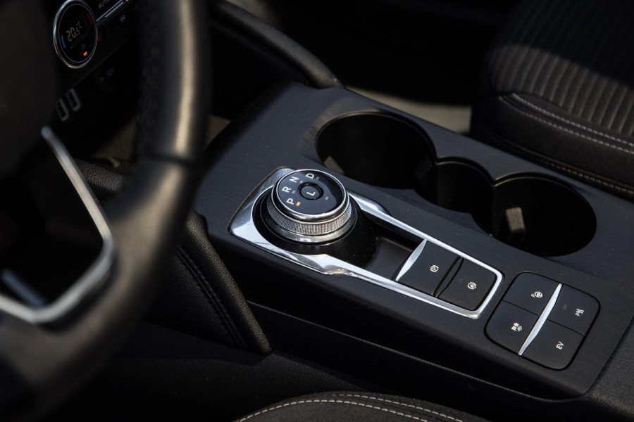 Ford Kuga 2.5 PHEV Titanium PANORAMA DAK / CAMERA / CRUISE CONTROLE / STOEL VERWARMING / CARPLAY