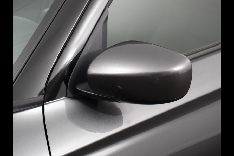 Suzuki Swift 1.2 Style Smart Hybrid Airco Adaptieve cruise control Navigatie Keyless Achteruitrijcamera Parkeersensoren achter Apple Carplay/ Android Auto