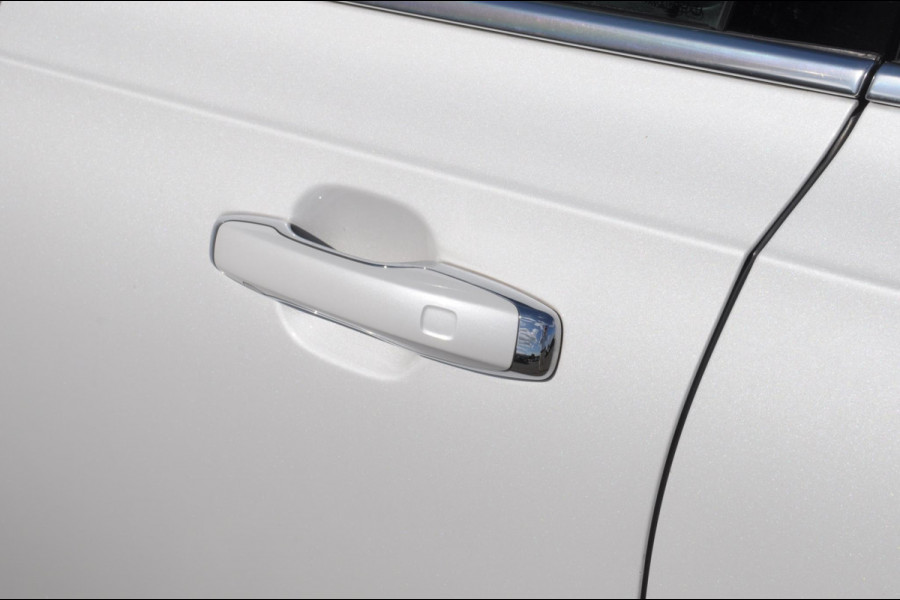 Volvo S90 T4 190PK Automaat Inscription / Adaptieve cruise control / BLIS / Elektrische achterklep / Keyless entry / Parkeersensoren met camera / Apple carplay / Stoelverwarming /
