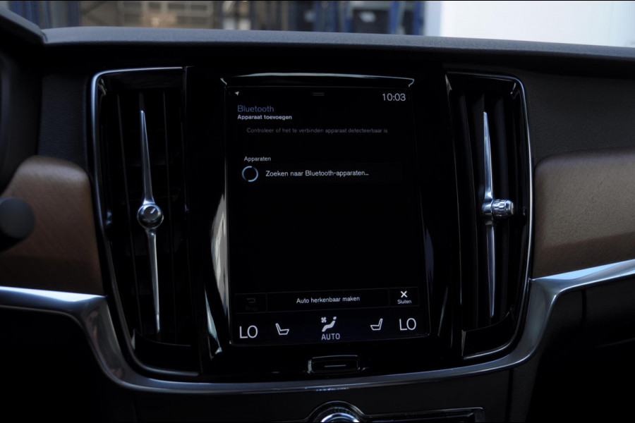 Volvo S90 T4 190PK Automaat Inscription / Adaptieve cruise control / BLIS / Elektrische achterklep / Keyless entry / Parkeersensoren met camera / Apple carplay / Stoelverwarming /