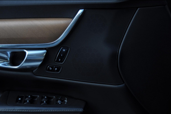 Volvo S90 T4 190PK Automaat Inscription / Adaptieve cruise control / BLIS / Elektrische achterklep / Keyless entry / Parkeersensoren met camera / Apple carplay / Stoelverwarming /