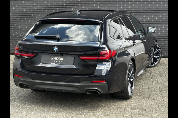 BMW 5 Serie Touring 530d High Executive M Sport Pakket Automaat / Live Cockpit Professional / Head-Up Display / Panoramadak / Laser / Adaptieve Cruise Control / Stoelverwarming / HiFi / 20 Inch / Sportstoelen voor / DAB