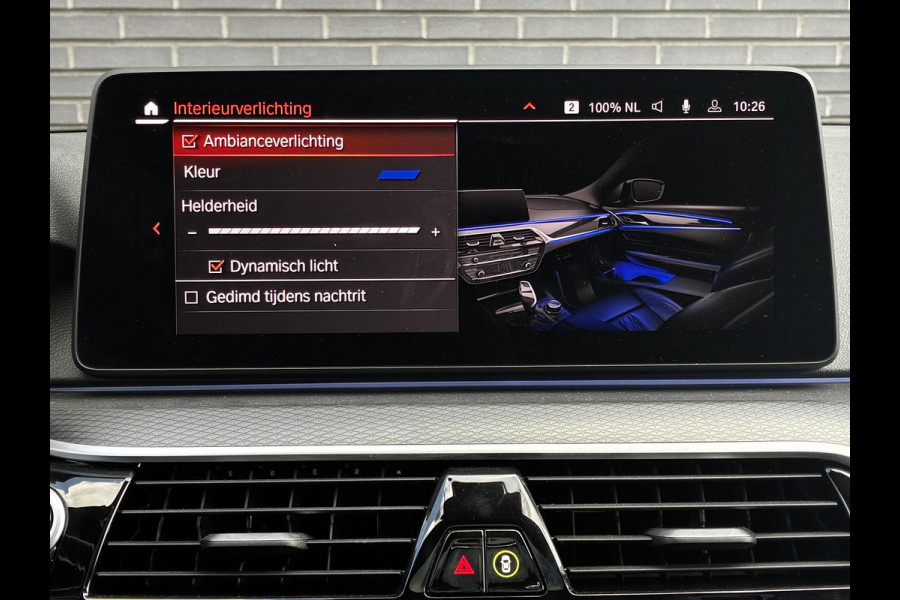 BMW 5 Serie Touring 530d High Executive M Sport Pakket Automaat / Live Cockpit Professional / Head-Up Display / Panoramadak / Laser / Adaptieve Cruise Control / Stoelverwarming / HiFi / 20 Inch / Sportstoelen voor / DAB