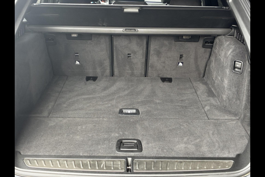 BMW 5 Serie Touring 530d High Executive M Sport Pakket Automaat / Live Cockpit Professional / Head-Up Display / Panoramadak / Laser / Adaptieve Cruise Control / Stoelverwarming / HiFi / 20 Inch / Sportstoelen voor / DAB