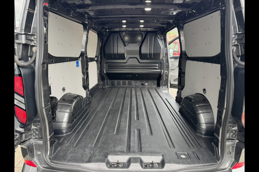Ford Transit Custom 2.0 TDCI 170pk L2H1 Limited Automaat | CarPlay | 17 inch | Camera | Stuur + stoelverwarming | LED | Keyfree
