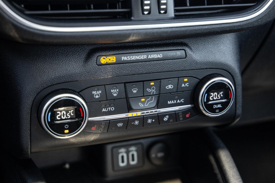 Ford Kuga 2.5 PHEV Titanium PANORAMA DAK / CAMERA / CRUISE CONTROLE / STOEL VERWARMING / CARPLAY