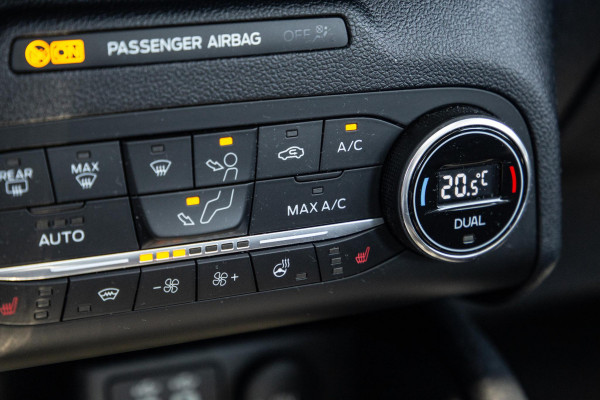 Ford Kuga 2.5 PHEV Titanium PANORAMA DAK / CAMERA / CRUISE CONTROLE / STOEL VERWARMING / CARPLAY