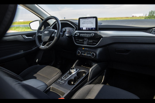 Ford Kuga 2.5 PHEV Titanium PANORAMA DAK / CAMERA / CRUISE CONTROLE / STOEL VERWARMING / CARPLAY