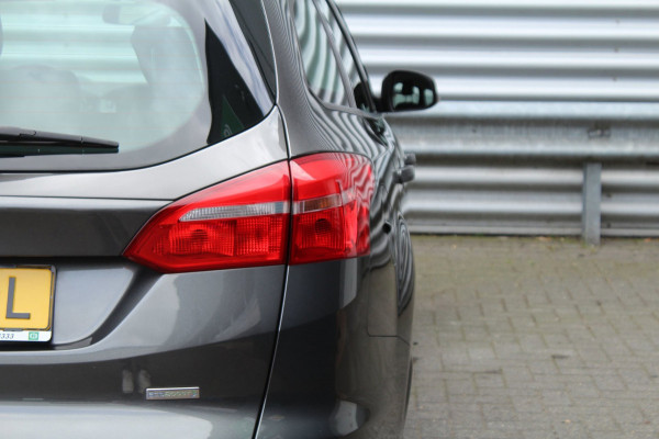 Ford FOCUS Wagon 1.0 101pk Trend Trekhaak NL-Auto NAP