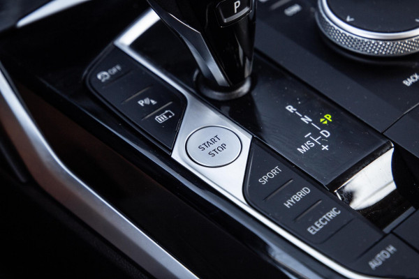 BMW 3 Serie Touring 320e LED / DEALER ONDERHOUDEN / STOELVERWARMING / CAMERA / CARPLAY