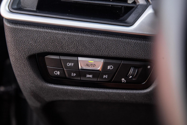 BMW 3 Serie Touring 320e LED / DEALER ONDERHOUDEN / STOELVERWARMING / CAMERA / CARPLAY