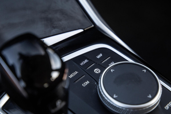 BMW 3 Serie Touring 320e LED / DEALER ONDERHOUDEN / STOELVERWARMING / CAMERA / CARPLAY