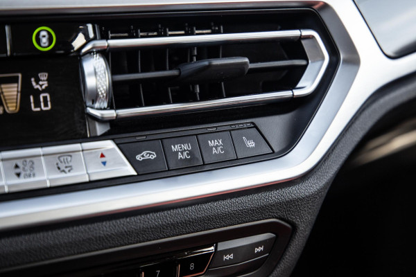BMW 3 Serie Touring 320e LED / DEALER ONDERHOUDEN / STOELVERWARMING / CAMERA / CARPLAY