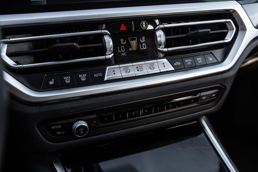 BMW 3 Serie Touring 320e LED / DEALER ONDERHOUDEN / STOELVERWARMING / CAMERA / CARPLAY