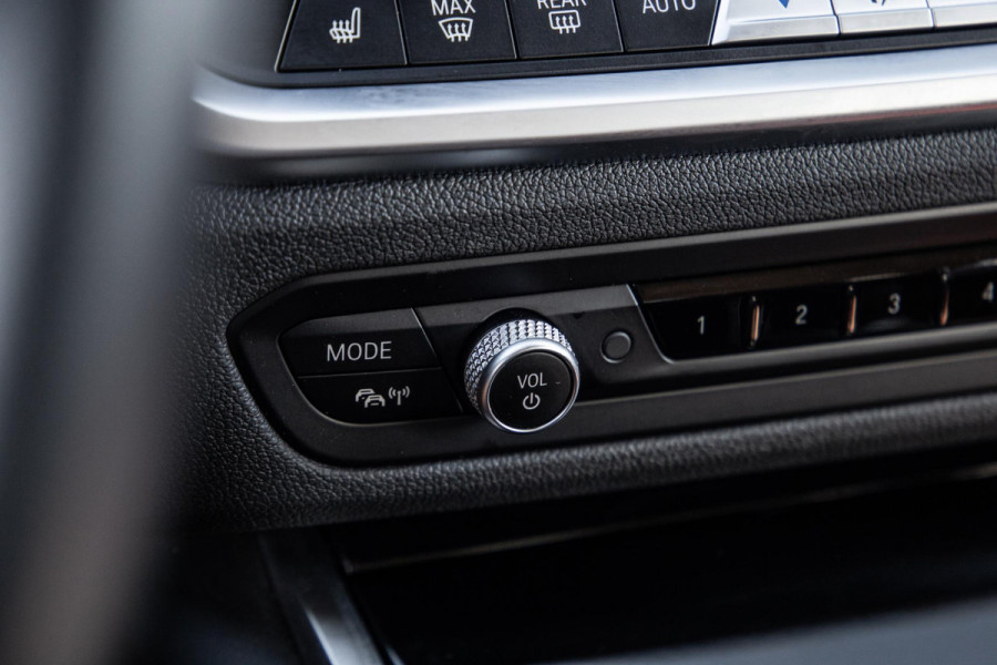 BMW 3 Serie Touring 320e LED / DEALER ONDERHOUDEN / STOELVERWARMING / CAMERA / CARPLAY