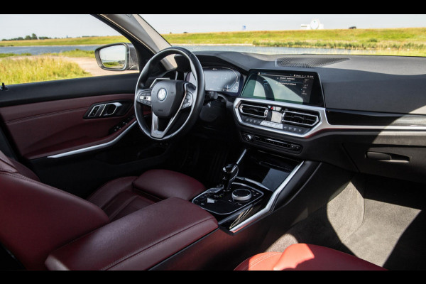 BMW 3 Serie Touring 320e LED / DEALER ONDERHOUDEN / STOELVERWARMING / CAMERA / CARPLAY