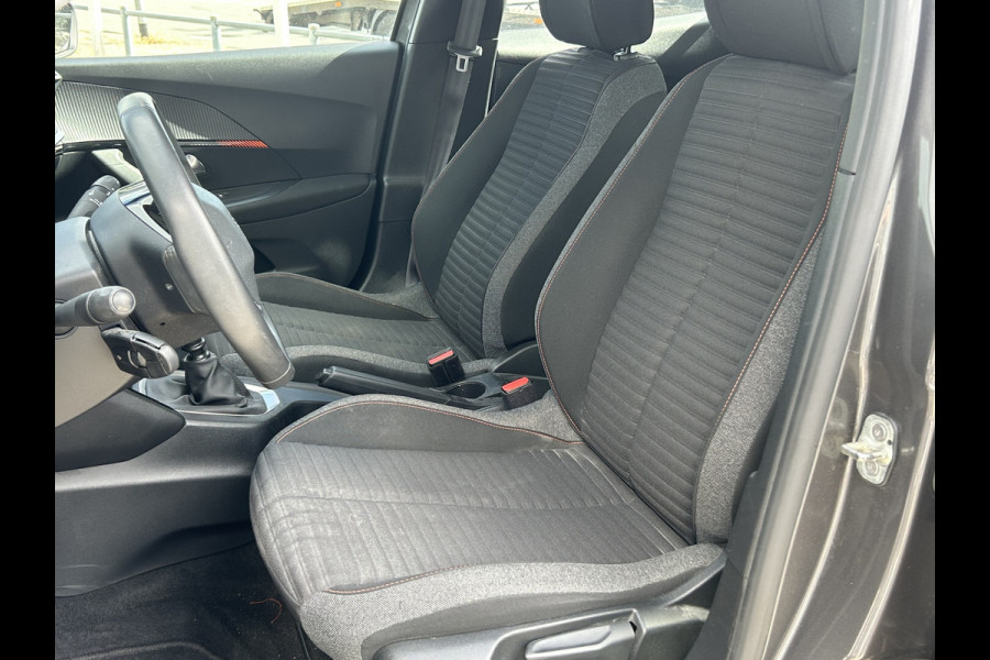 Peugeot 2008 BWJ 2022 | 1.2T 101PK Active Pack NWE DISTRIBUTIE | CLIMA | PDC | NAVI | CRUISE | CARPLAY | LICHTMETAAL |