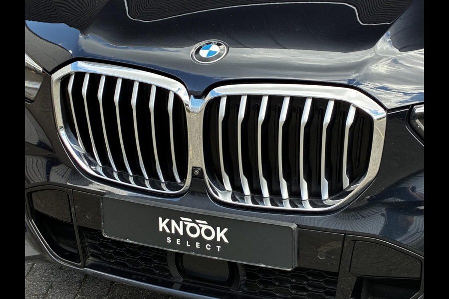 BMW X5 xDrive45e High Executive M Sport Pakket Automaat / Live Cockpit Professional / Panoramadak / Trekhaak / Comfortstoelen / Head-Up Display / Luchtvering / Driving Assistant Professional / Hifi / Stoelverwarming voor+achter /