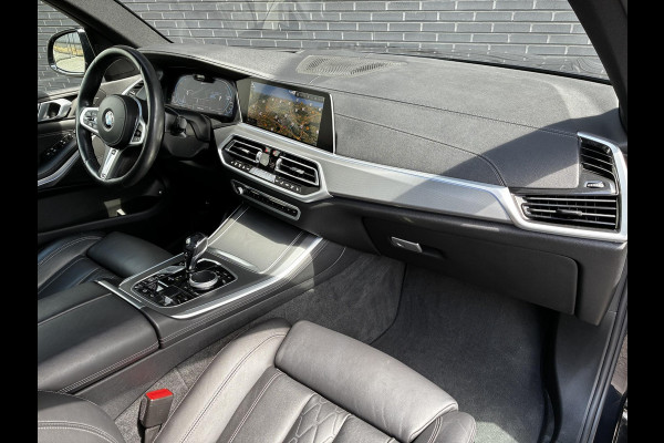 BMW X5 xDrive45e High Executive M Sport Pakket Automaat / Live Cockpit Professional / Panoramadak / Trekhaak / Comfortstoelen / Head-Up Display / Luchtvering / Driving Assistant Professional / Hifi / Stoelverwarming voor+achter /