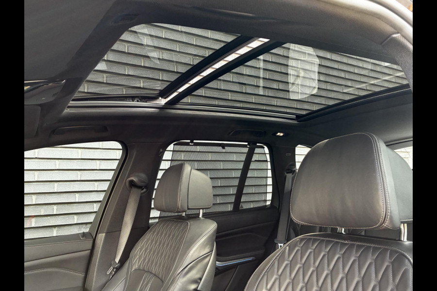 BMW X5 xDrive45e High Executive M Sport Pakket Automaat / Live Cockpit Professional / Panoramadak / Trekhaak / Comfortstoelen / Head-Up Display / Luchtvering / Driving Assistant Professional / Hifi / Stoelverwarming voor+achter /