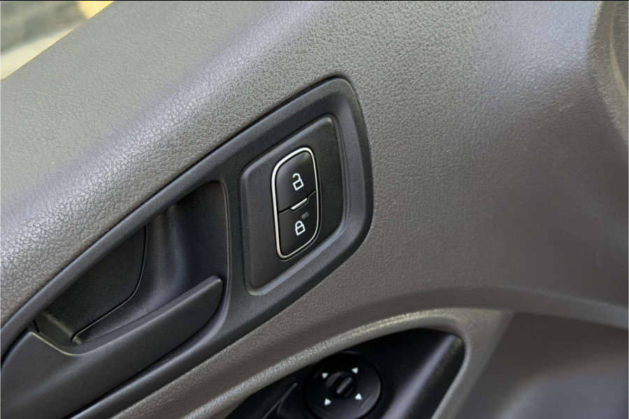 Ford Transit Connect 1.0 L2 | BPM VRIJ | Airco | Camera | Multimedia | 3-zits | NAVI | Bluetooth | PDC