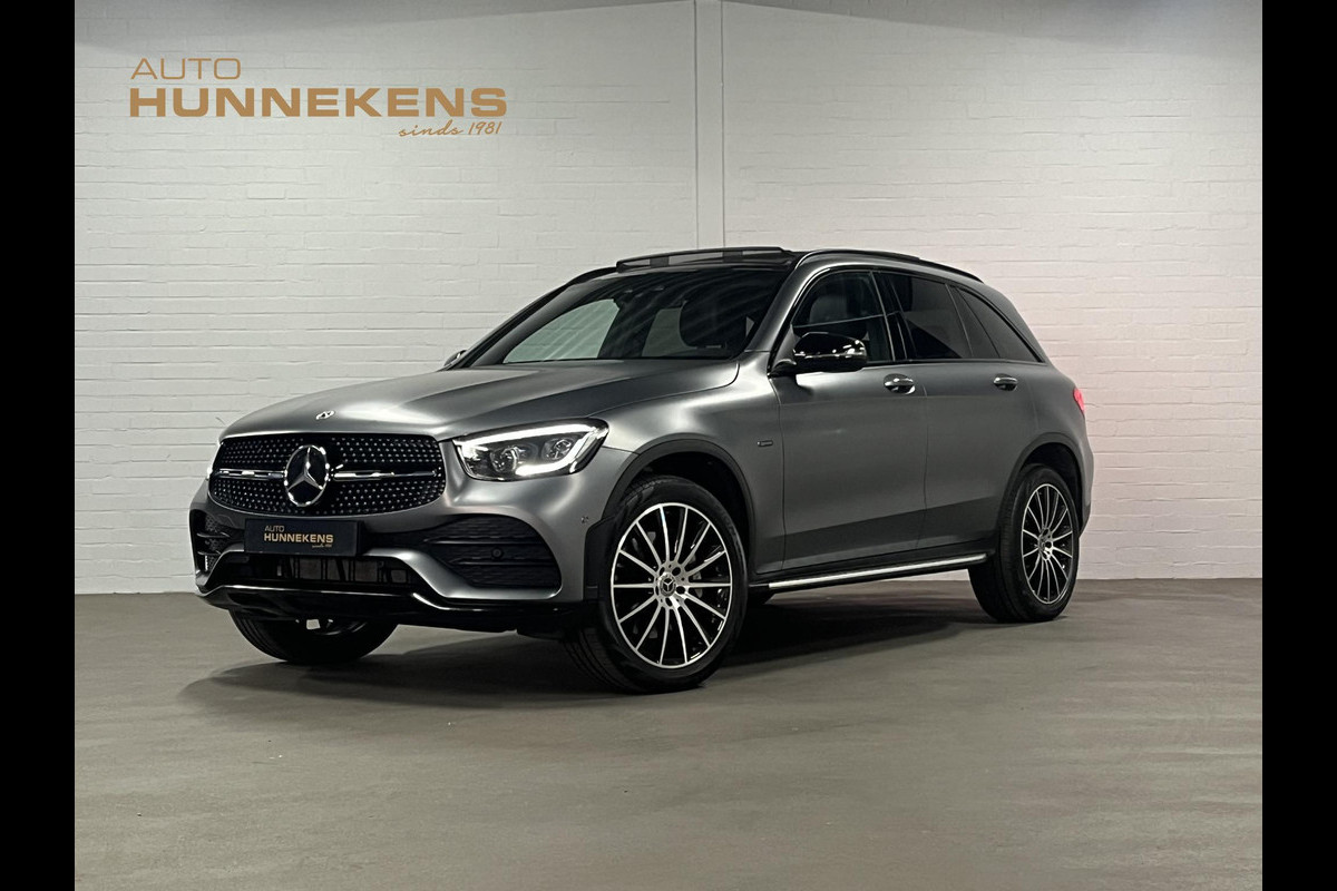 Mercedes-Benz GLC 300e 4MATIC Adapt. cruise | Open dak | Burmester | Massage | Memory | Stoelverwarming | Camera | Ambiente verlichting | Carplay | Originele kleur*