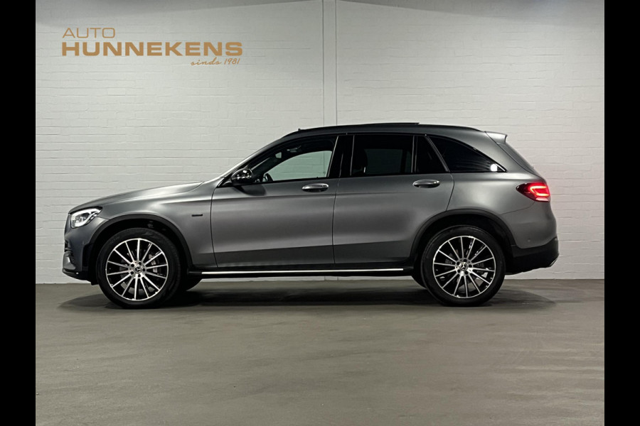 Mercedes-Benz GLC 300e 4MATIC Adapt. cruise | Open dak | Burmester | Massage | Memory | Stoelverwarming | Camera | Ambiente verlichting | Carplay | Originele kleur*
