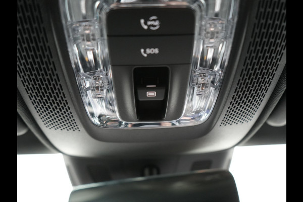 Mercedes-Benz A-Klasse 250 e AMG Line PHEV 218pk | Panodak | Camera | Multibeam LED | Alcantara Sportstoelen Verwarmd | Apple Carplay | Sfeerverlichting | Blis | Cruise Control | Navigatie | Virtual | DAB | Plug In Hybrid |