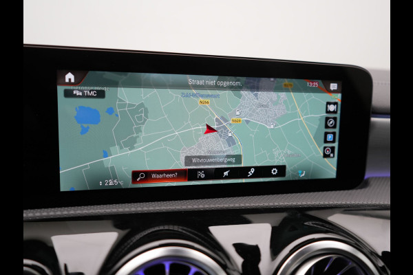 Mercedes-Benz A-Klasse 250 e AMG Line PHEV 218pk | Panodak | Camera | Multibeam LED | Alcantara Sportstoelen Verwarmd | Apple Carplay | Sfeerverlichting | Blis | Cruise Control | Navigatie | Virtual | DAB | Plug In Hybrid |