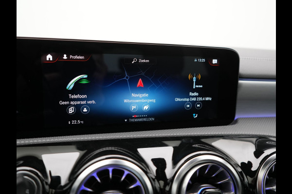 Mercedes-Benz A-Klasse 250 e AMG Line PHEV 218pk | Panodak | Camera | Multibeam LED | Alcantara Sportstoelen Verwarmd | Apple Carplay | Sfeerverlichting | Blis | Cruise Control | Navigatie | Virtual | DAB | Plug In Hybrid |