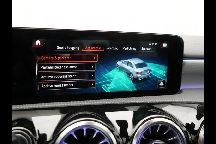 Mercedes-Benz A-Klasse 250 e AMG Line PHEV 218pk | Panodak | Camera | Multibeam LED | Alcantara Sportstoelen Verwarmd | Apple Carplay | Sfeerverlichting | Blis | Cruise Control | Navigatie | Virtual | DAB | Plug In Hybrid |