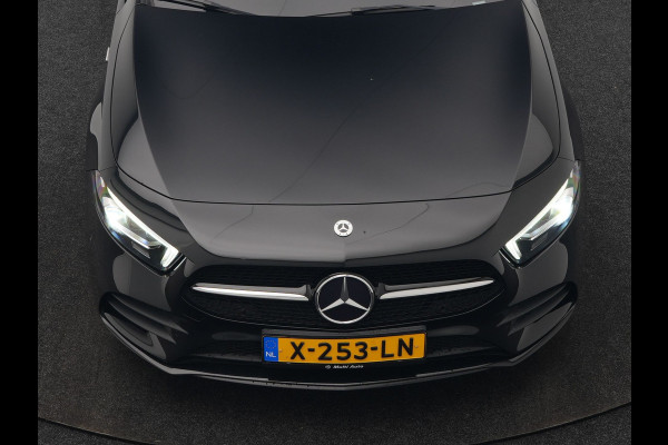 Mercedes-Benz A-Klasse 250 e AMG Line PHEV 218pk | Panodak | Camera | Multibeam LED | Alcantara Sportstoelen Verwarmd | Apple Carplay | Sfeerverlichting | Blis | Cruise Control | Navigatie | Virtual | DAB | Plug In Hybrid |