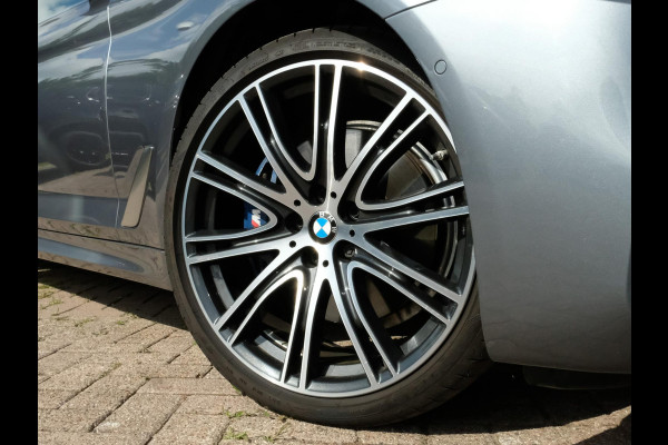 BMW 5 Serie 530e M Sport | 251 PK | Schuif-/ kanteldak | Adaptive cruise control | Bowers & Wilkins | Head Up Display | 360 graden camera | 20 inch velgen | Comfort stoelen | Stoelverwarming / Ventilatie | Keyless entry