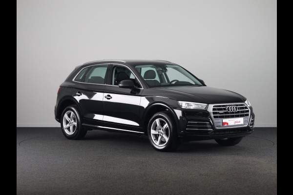 Audi Q5 45 TFSI quattro S edition 245pk S-tronic | Navigatie | Parkeercamera | Sportstoelen | 18 inch Lichtmetalen velgen | Parkeersensoren voor en achter