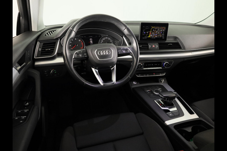 Audi Q5 45 TFSI quattro S edition 245pk S-tronic | Navigatie | Parkeercamera | Sportstoelen | 18 inch Lichtmetalen velgen | Parkeersensoren voor en achter