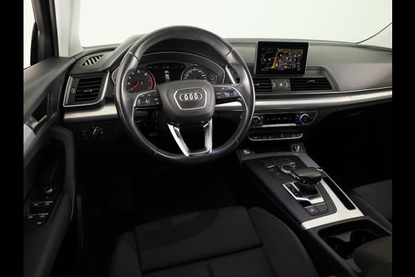 Audi Q5 45 TFSI quattro S edition 245pk S-tronic | Navigatie | Parkeercamera | Sportstoelen | 18 inch Lichtmetalen velgen | Parkeersensoren voor en achter